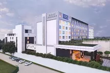 GRAND MERCURE or HOLIDAY INN AGRA